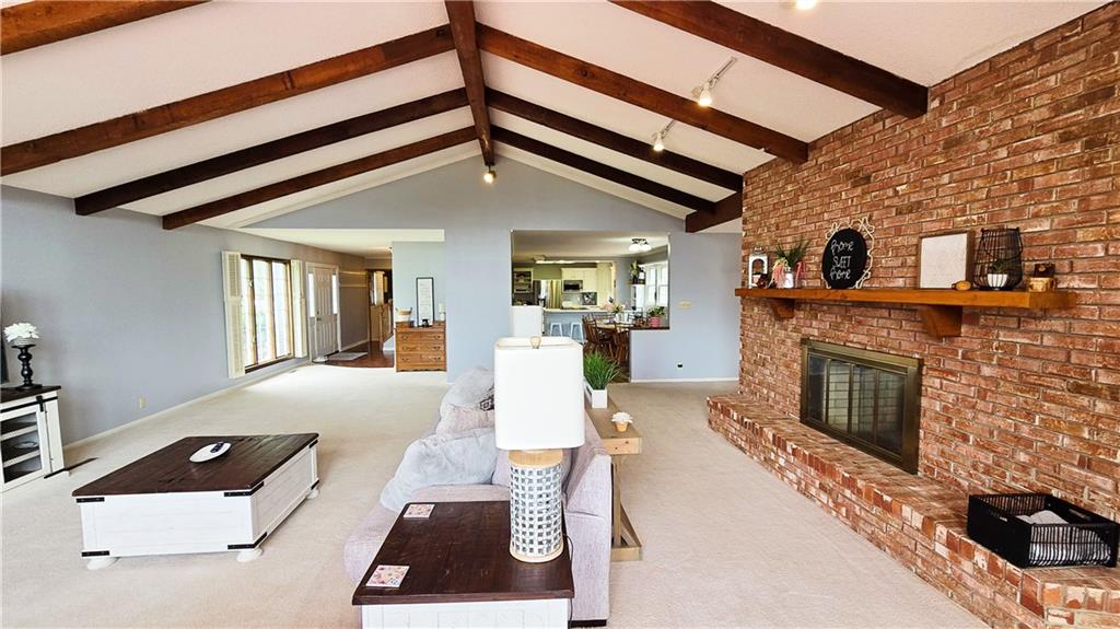 225 W 15th Street Property Photo 28