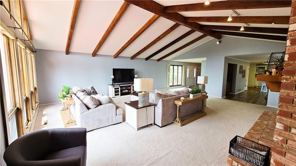 225 W 15th Street Property Photo 29