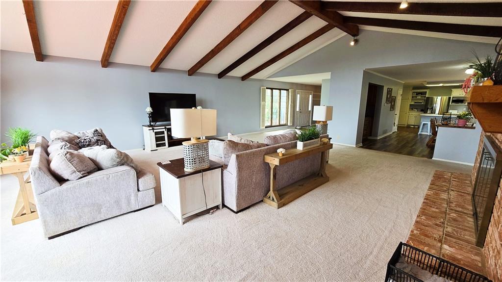 225 W 15th Street Property Photo 30