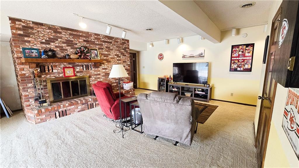 225 W 15th Street Property Photo 52