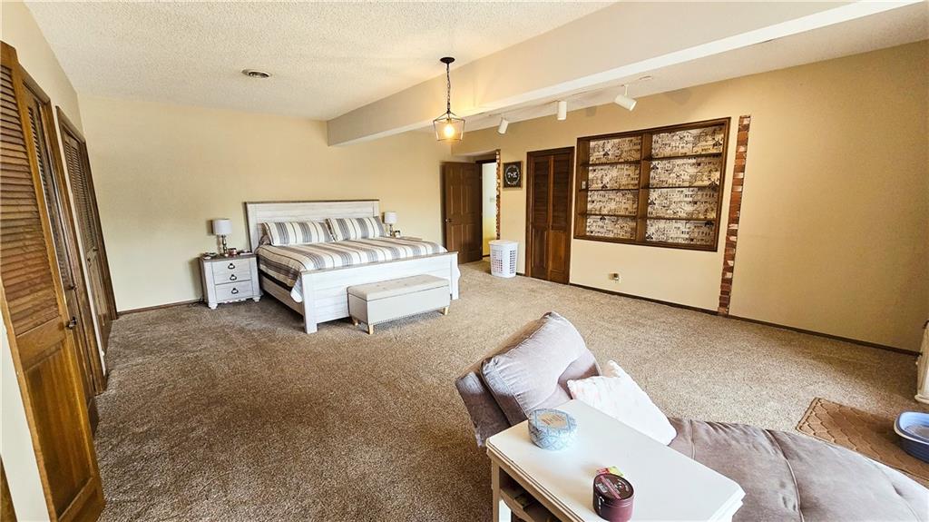 225 W 15th Street Property Photo 54