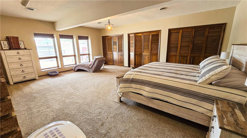 225 W 15th Street Property Photo 58