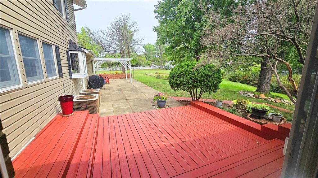 225 W 15th Street Property Photo 71