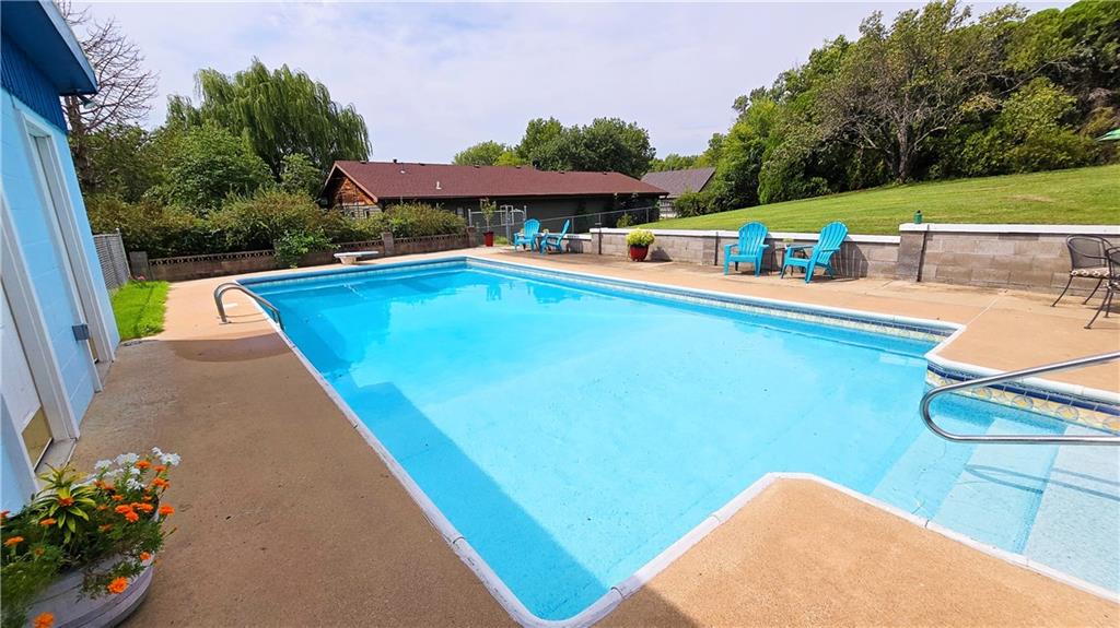 225 W 15th Street Property Photo 81