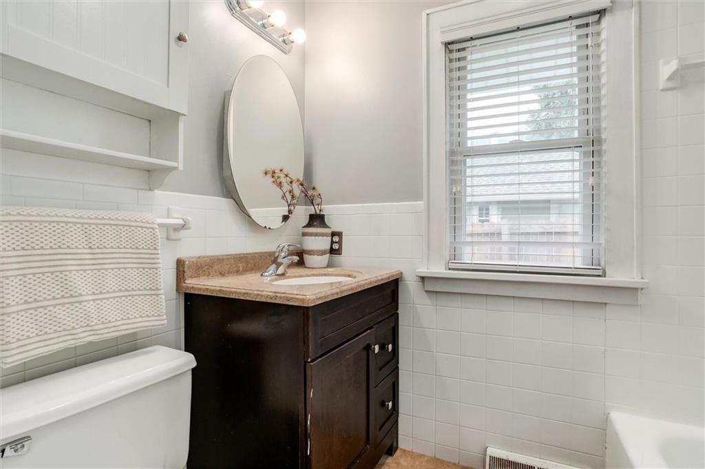 6428 Oak Street Property Photo 13