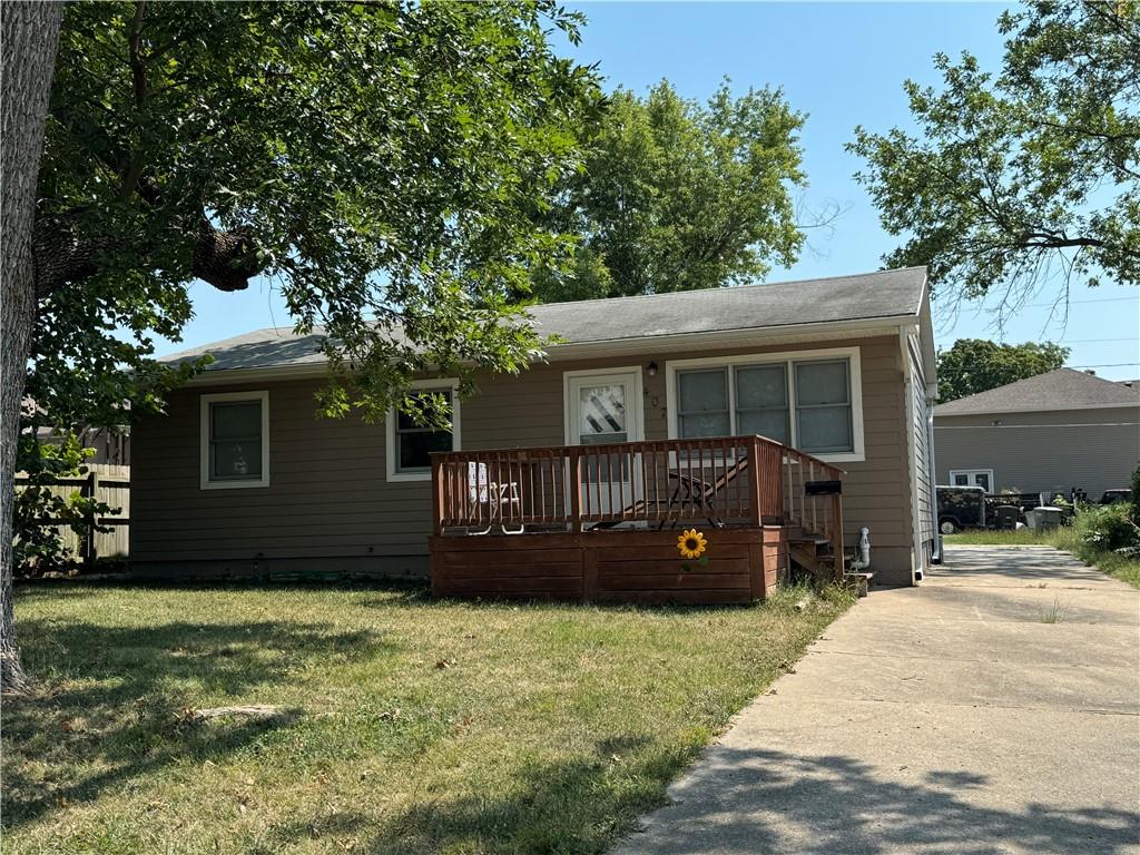 407 Central N/a Property Photo 2