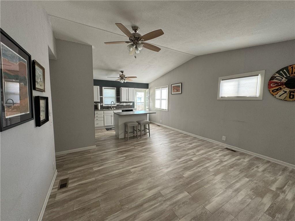 407 Central N/a Property Photo 4