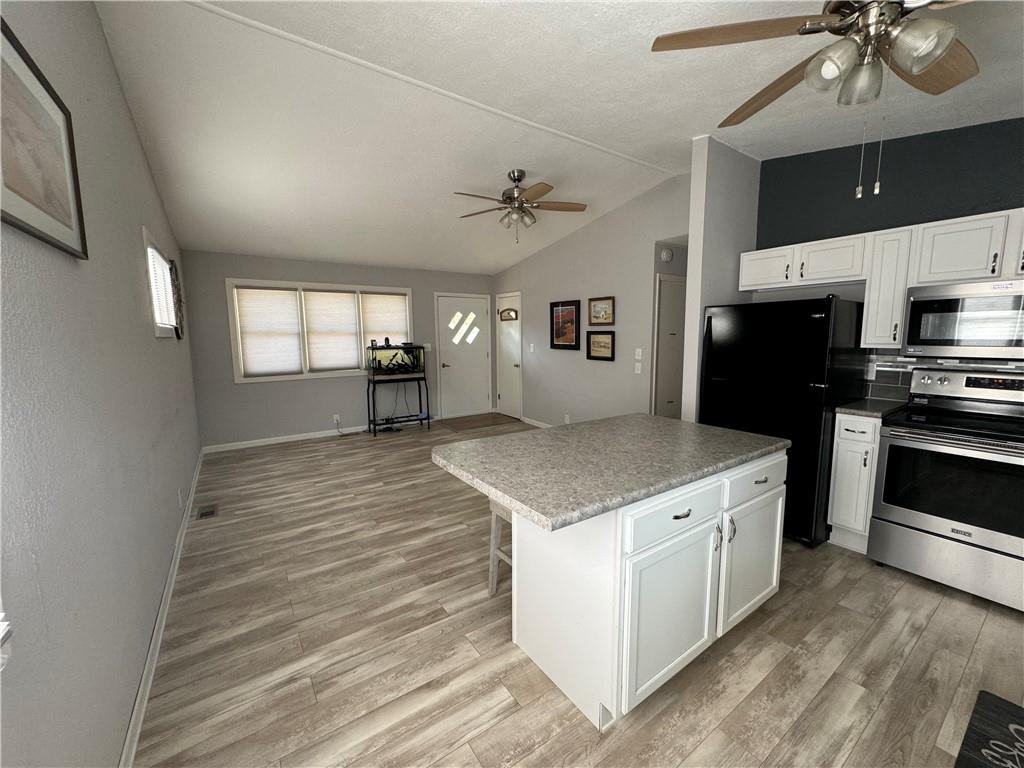 407 Central N/a Property Photo 5