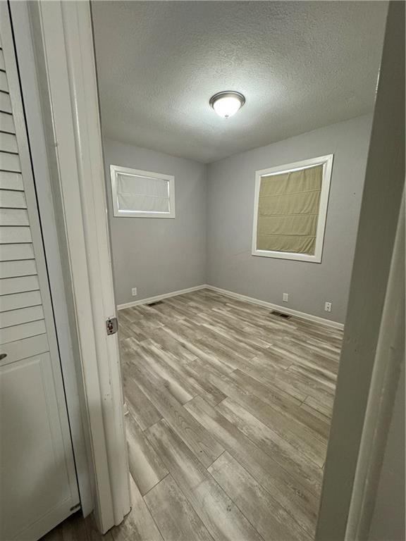 407 Central N/a Property Photo 12