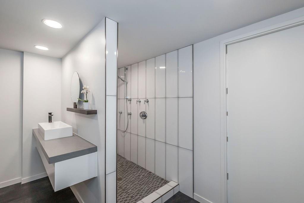 1039 Westover Road Property Photo 43