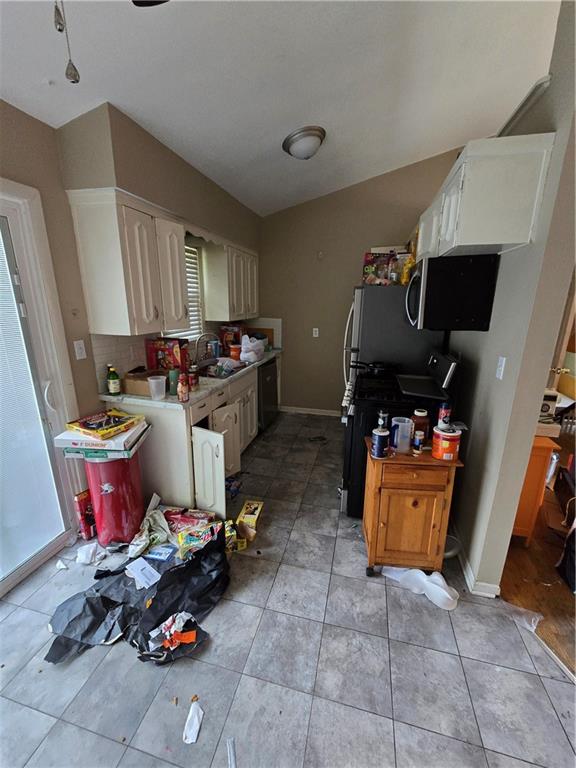 6405 N Indiana Avenue Property Photo 3