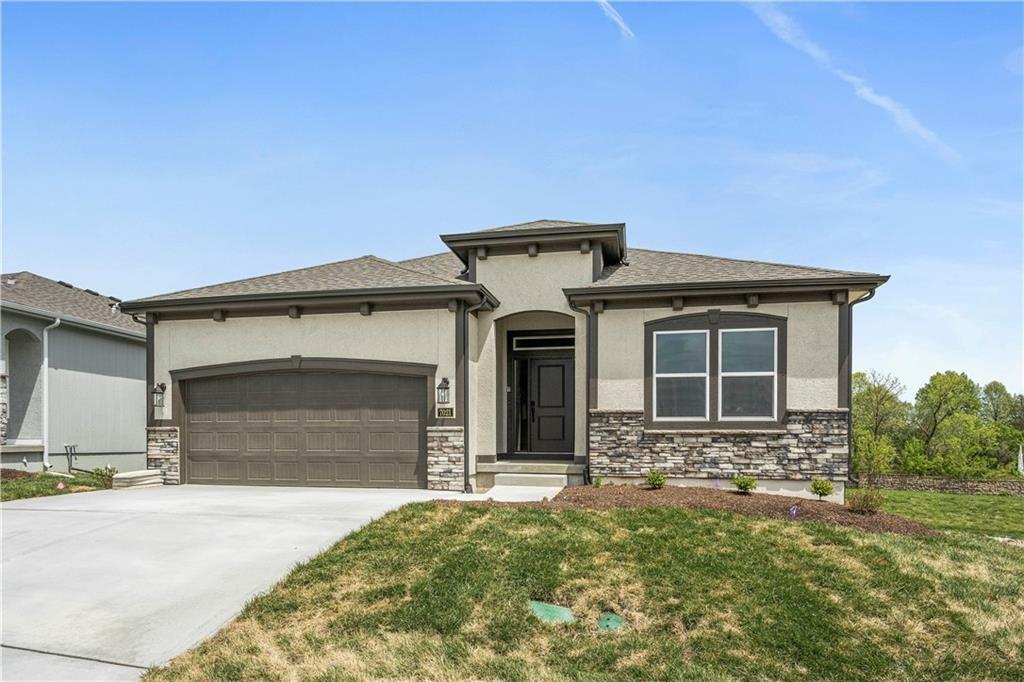6904 NE 70th Street Property Photo 1
