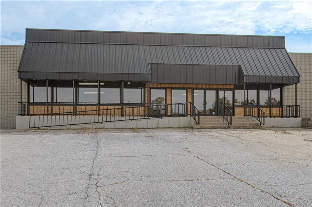 4541 S Noland Road Property Photo