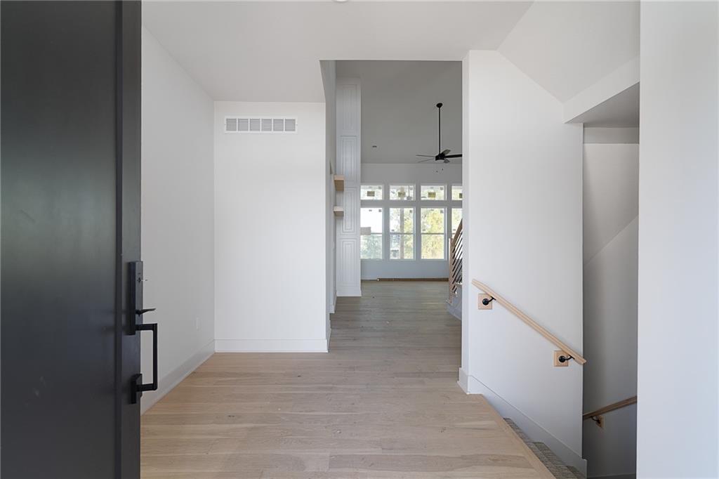 8901 Shady Bend Road Property Photo 5