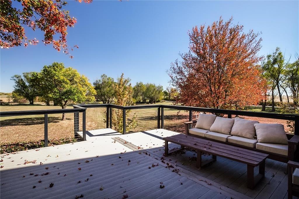 15609 Short Lane Property Photo 5