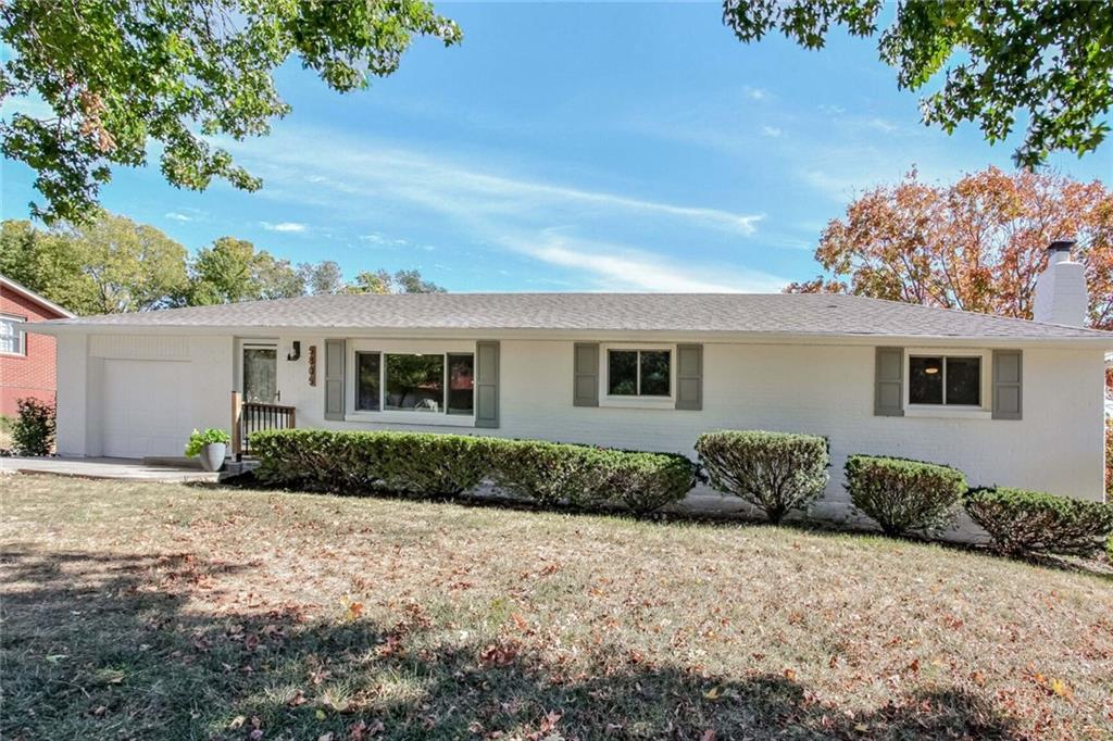 5805 N Colrain Avenue Property Photo