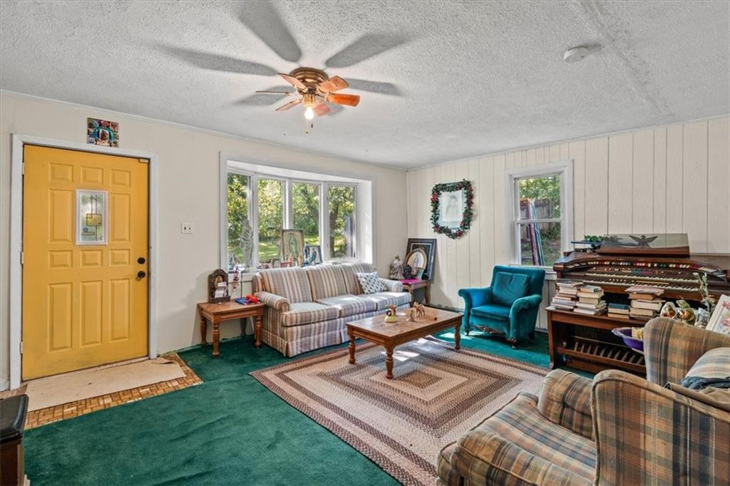 1803 S 98th Street Property Photo 3