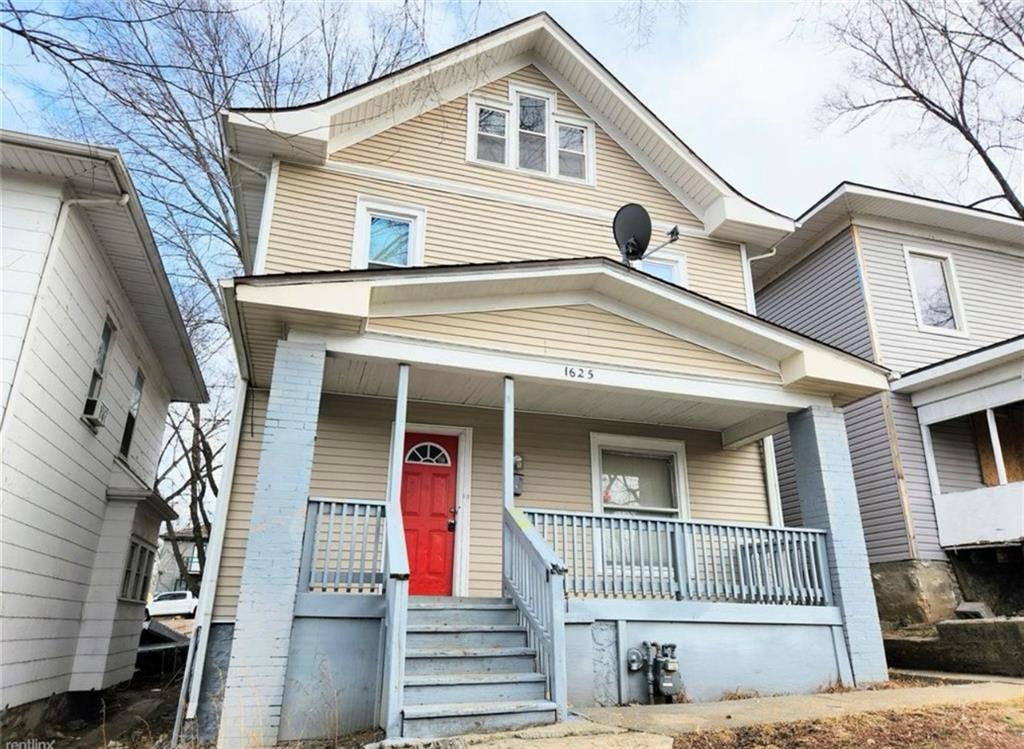 1625 Spruce Avenue Property Photo