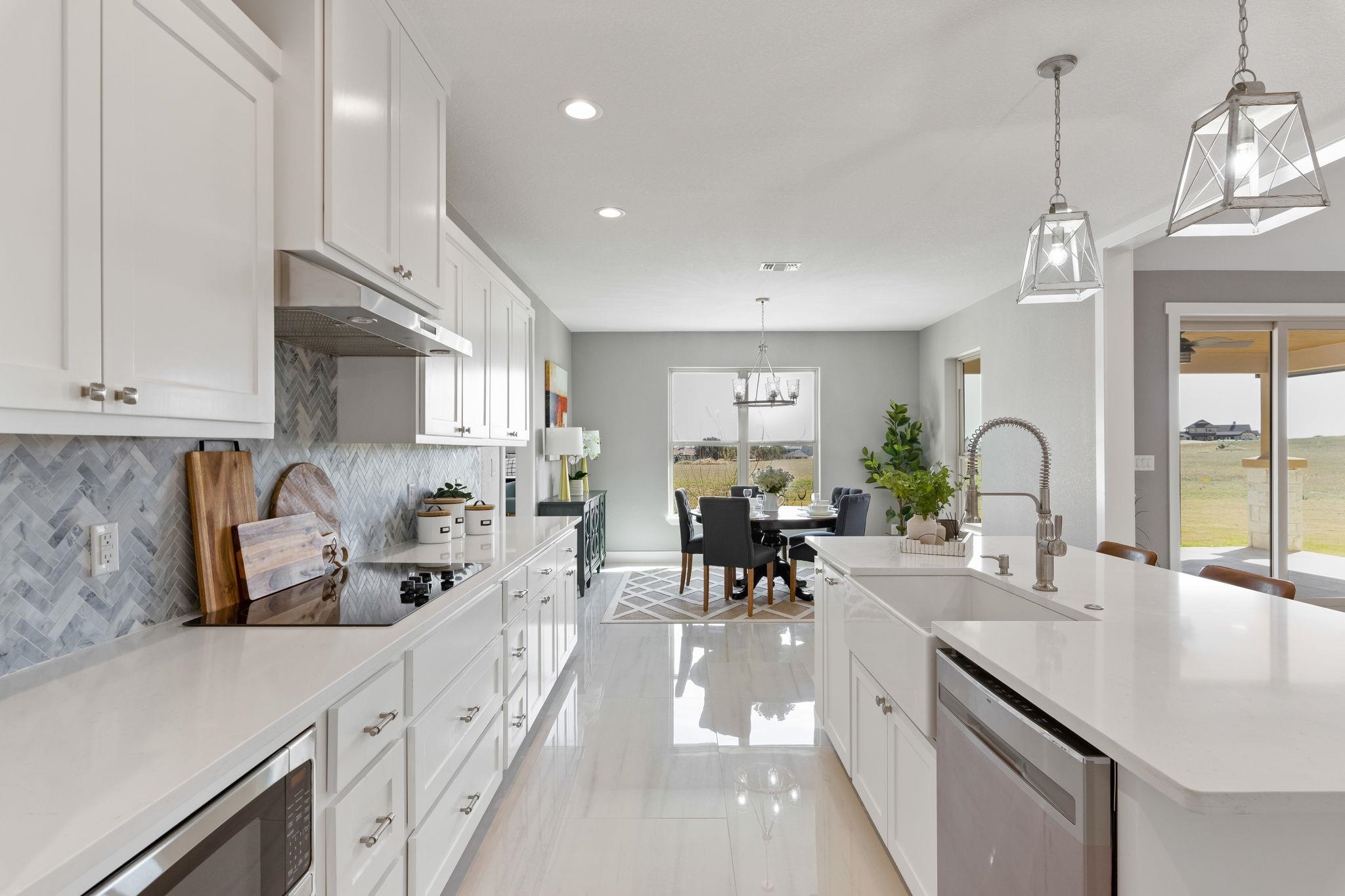 117 Sandia Loop Property Photo 3