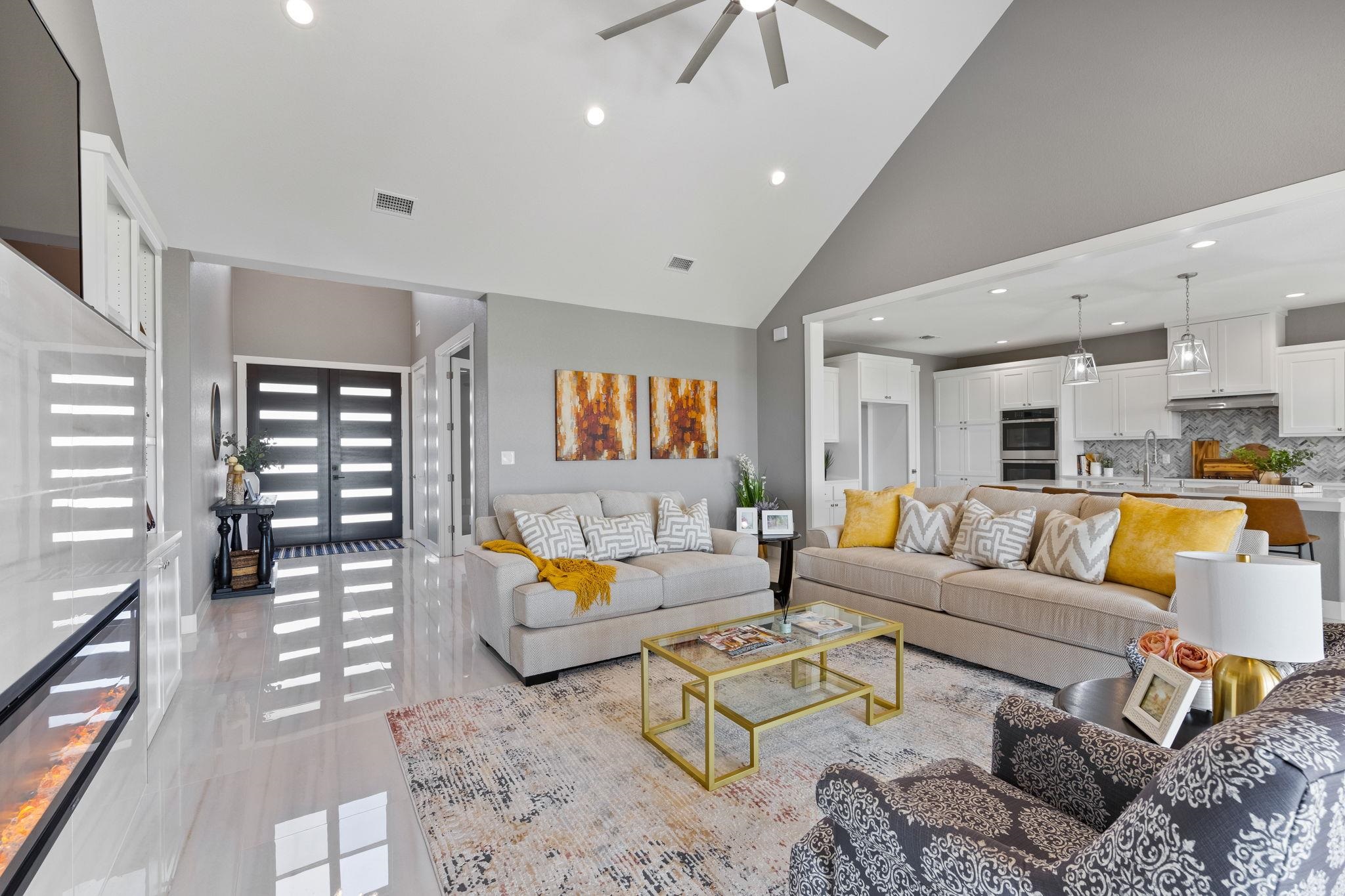 117 Sandia Loop Property Photo 6