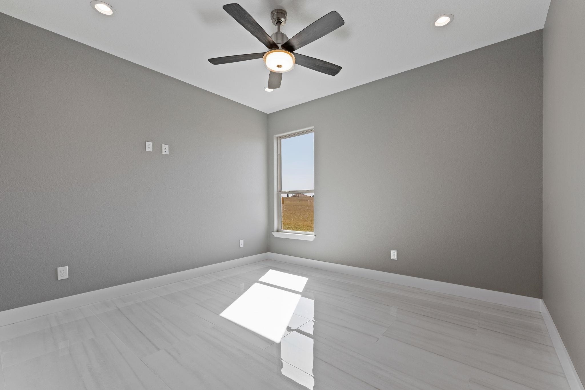 117 Sandia Loop Property Photo 14