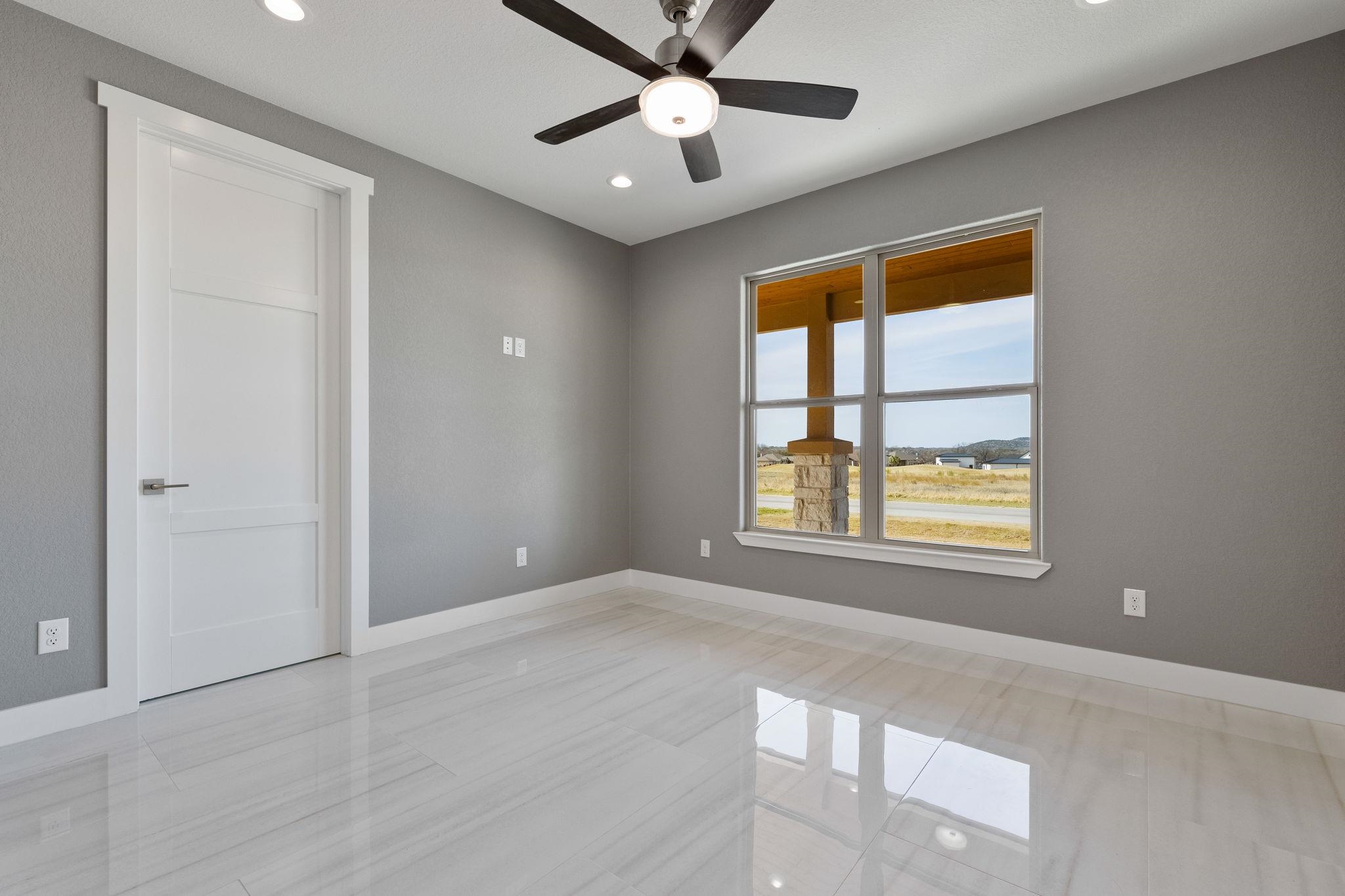 117 Sandia Loop Property Photo 15