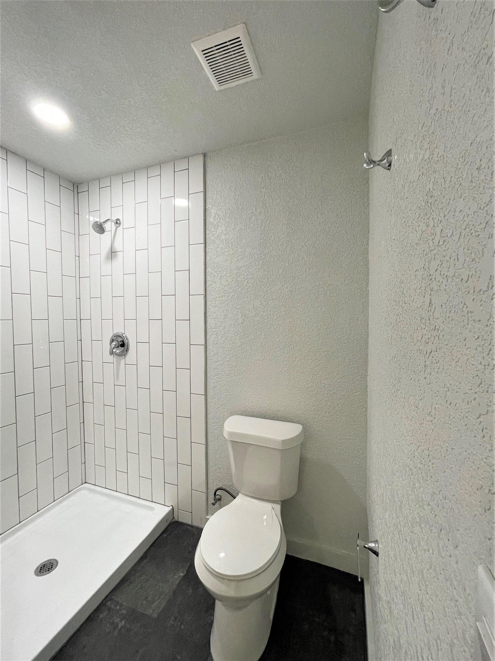 409 N Vandeveer St Property Photo 12