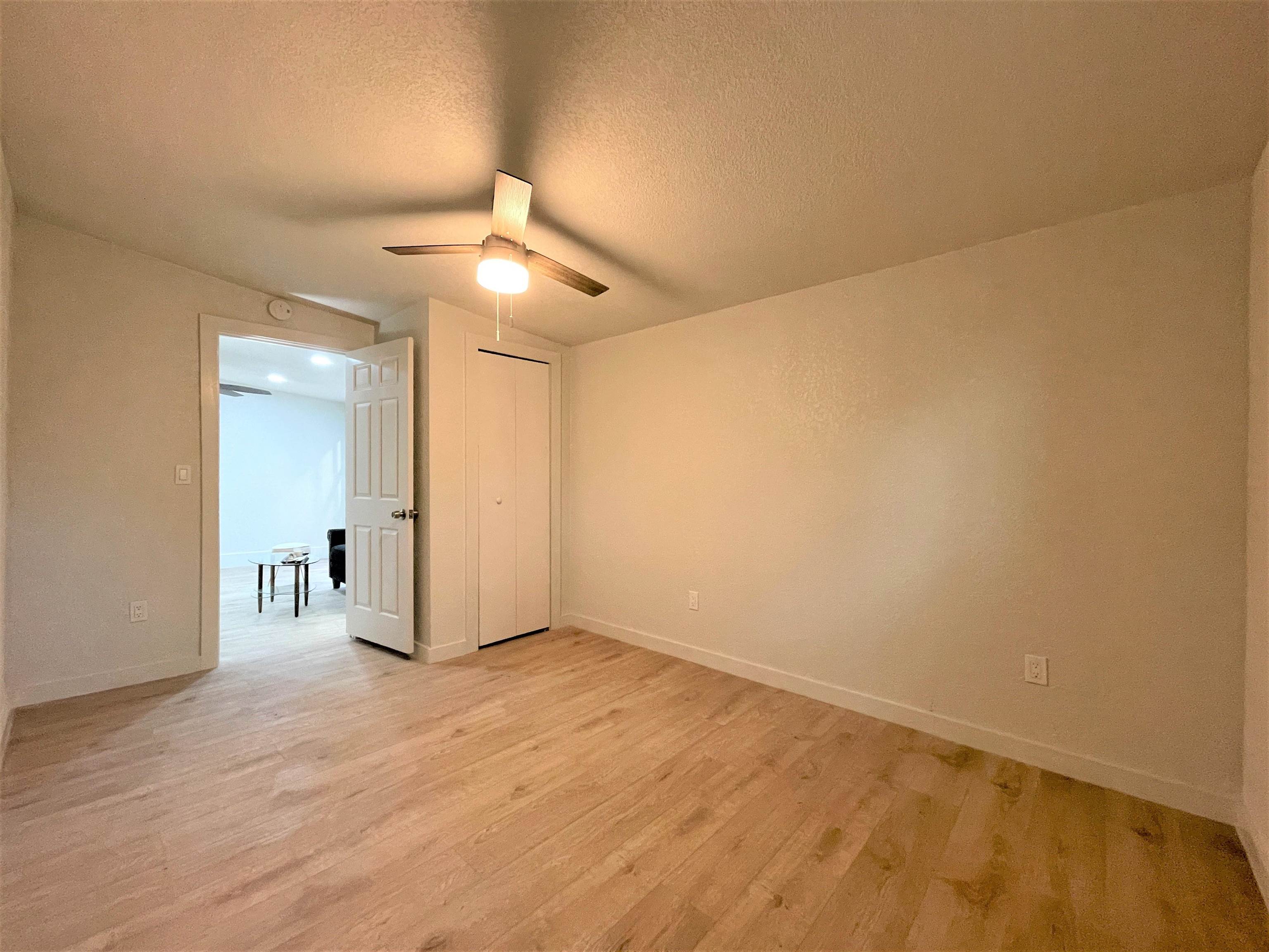 409 N Vandeveer St Property Photo 23