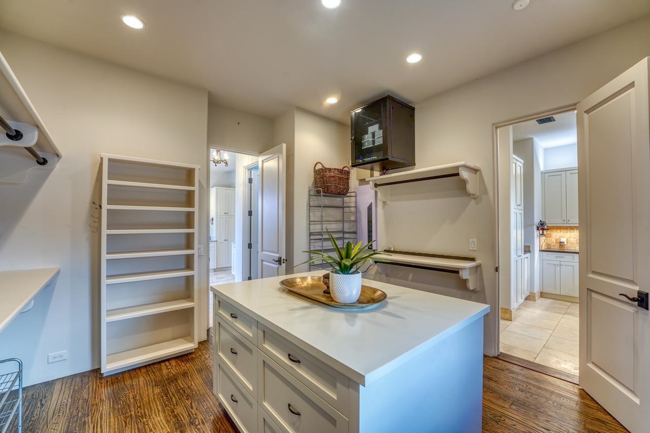 1300 Apache Tears Property Photo 14