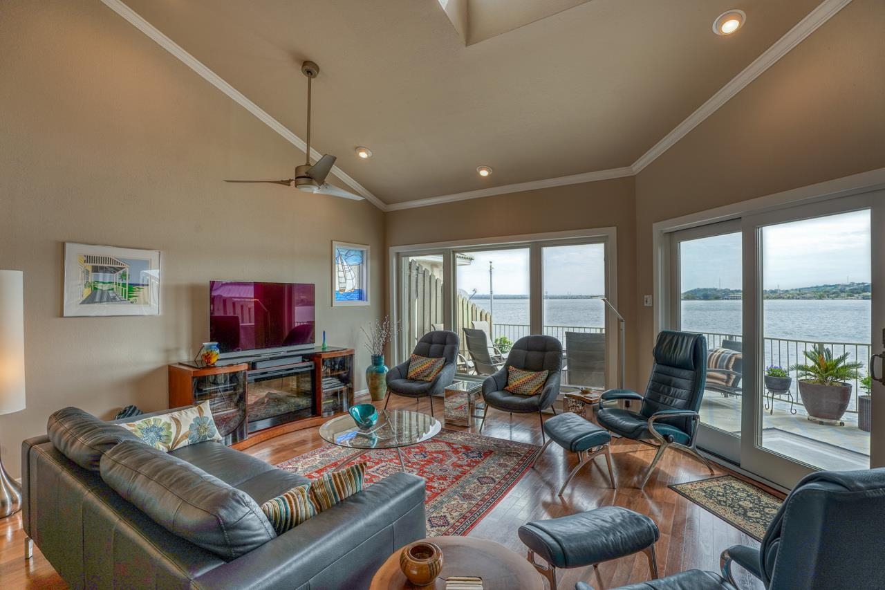 403 Island Drive Property Photo 6