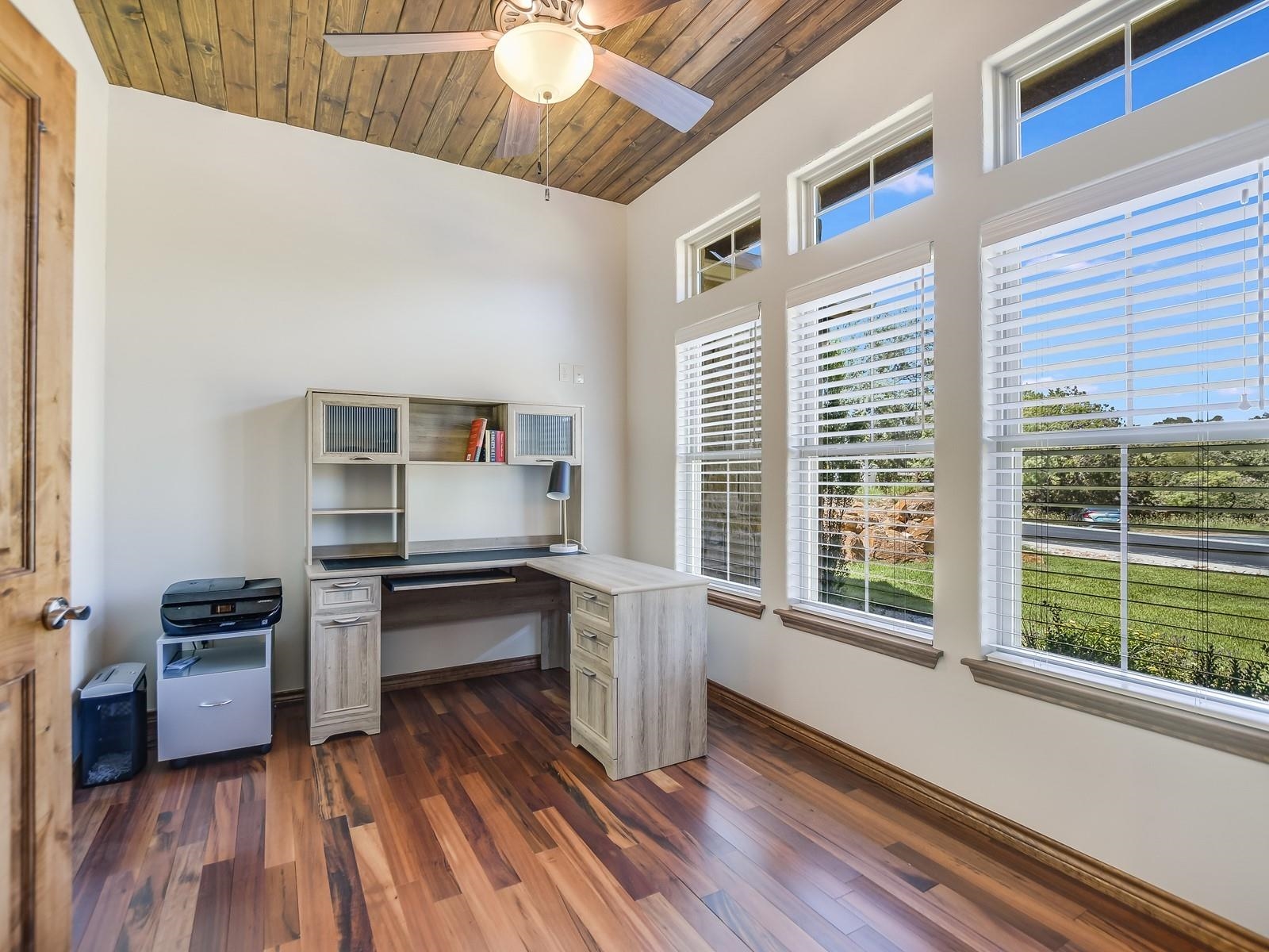 901 Mountain Leather Property Photo 17