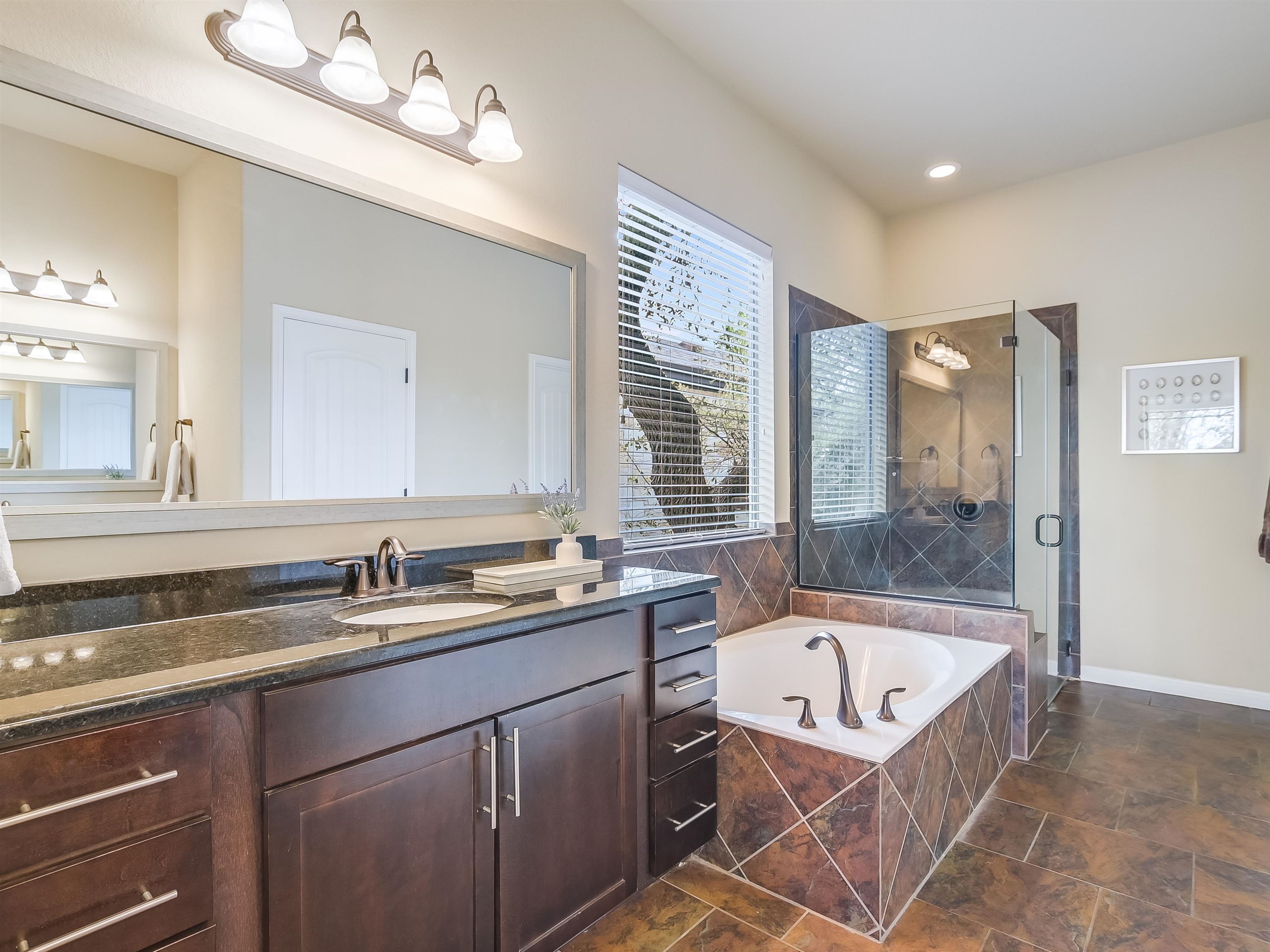 5520 Texas Bluebell Drive Property Photo 19