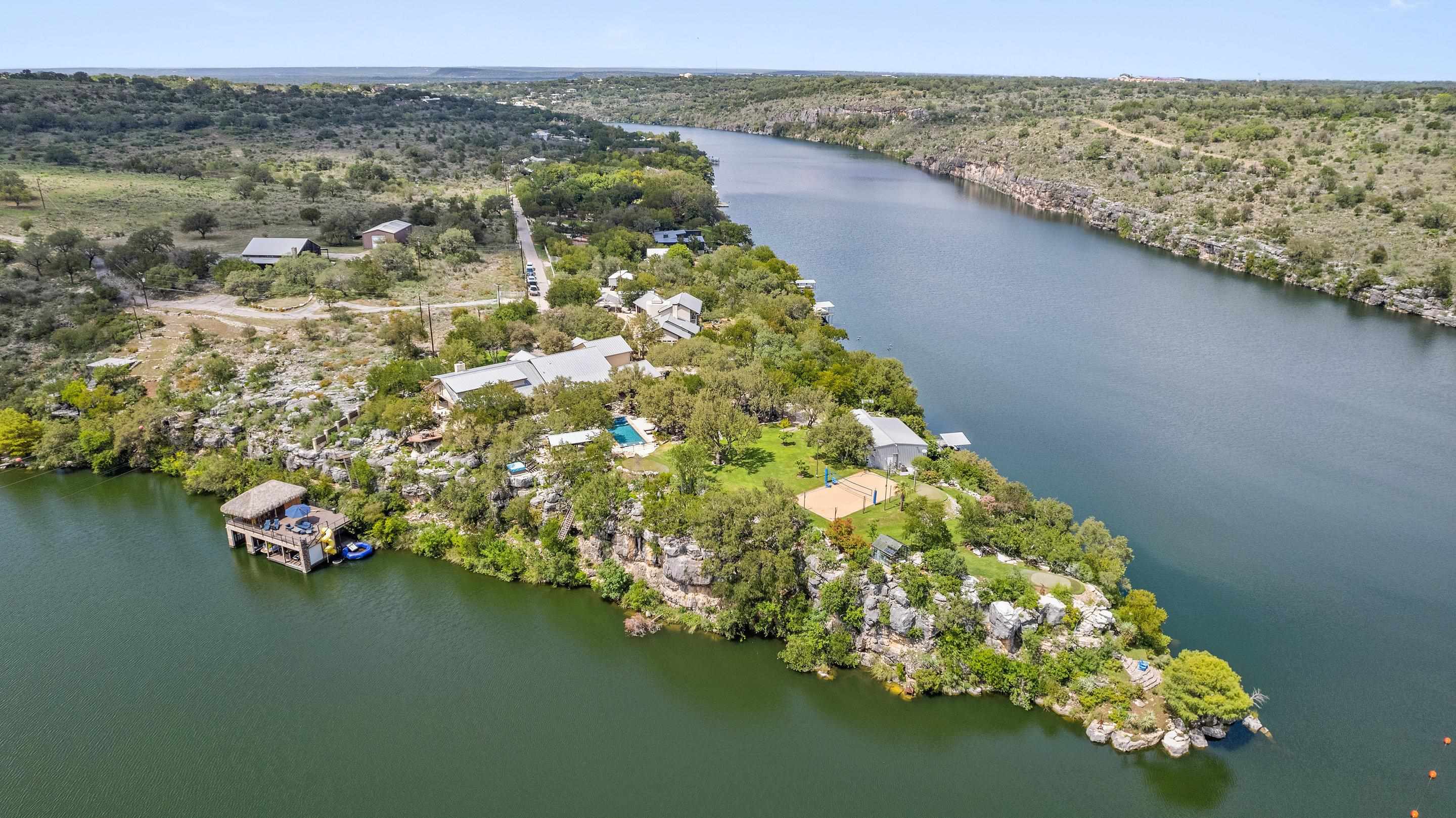 1450 Los Escondidos Property Photo 2