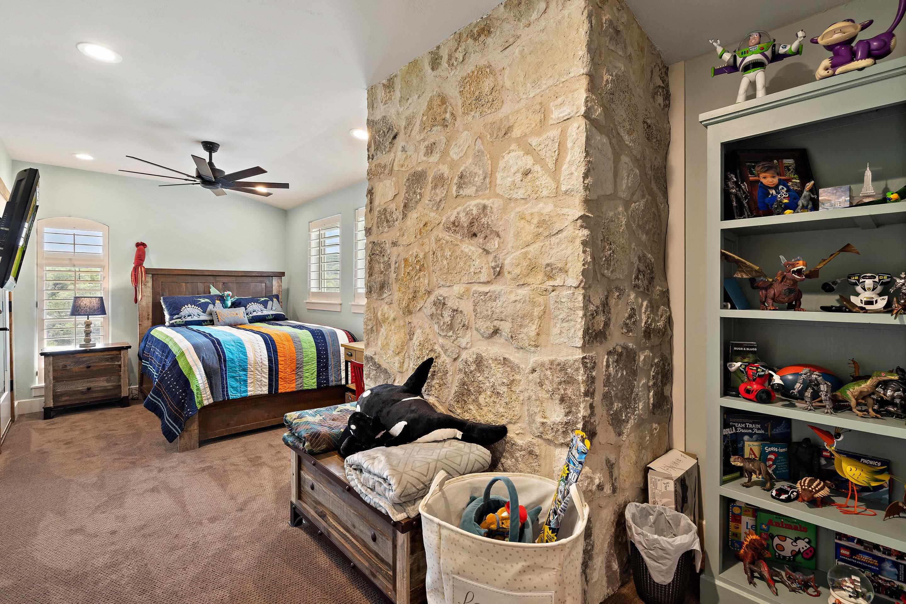 1450 Los Escondidos Property Photo 12