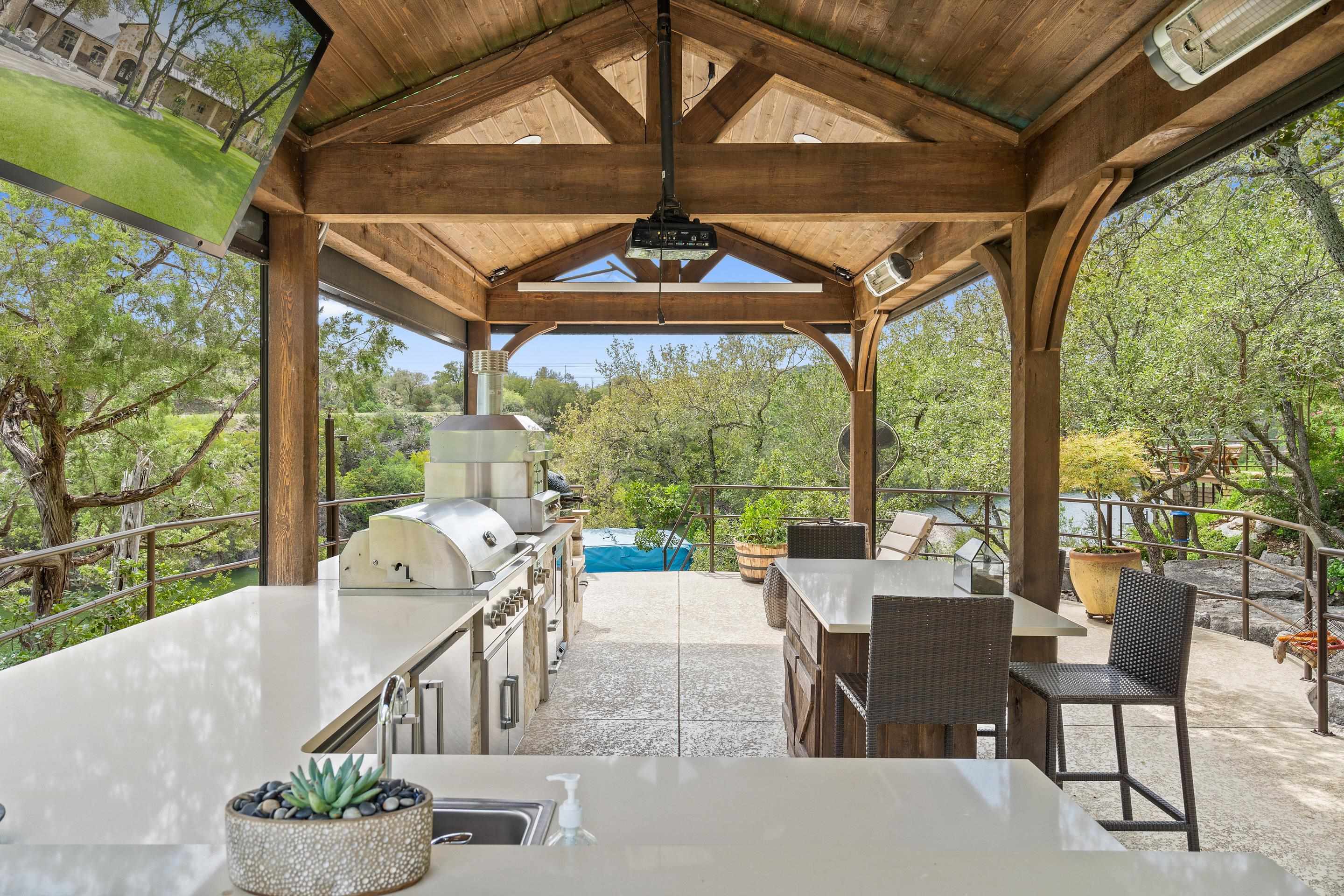 1450 Los Escondidos Property Photo 16