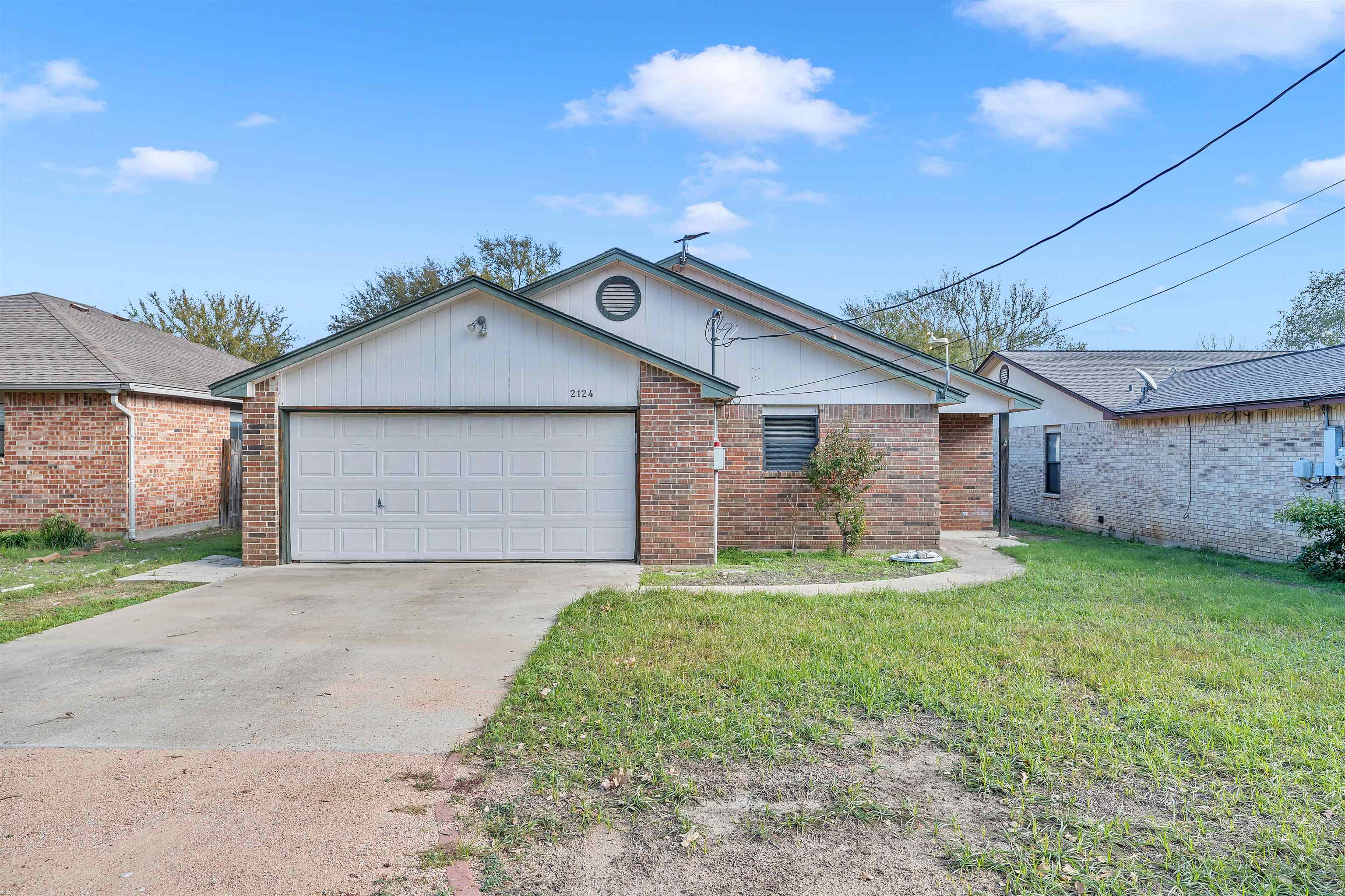 2124 Ridgeview Property Photo 1