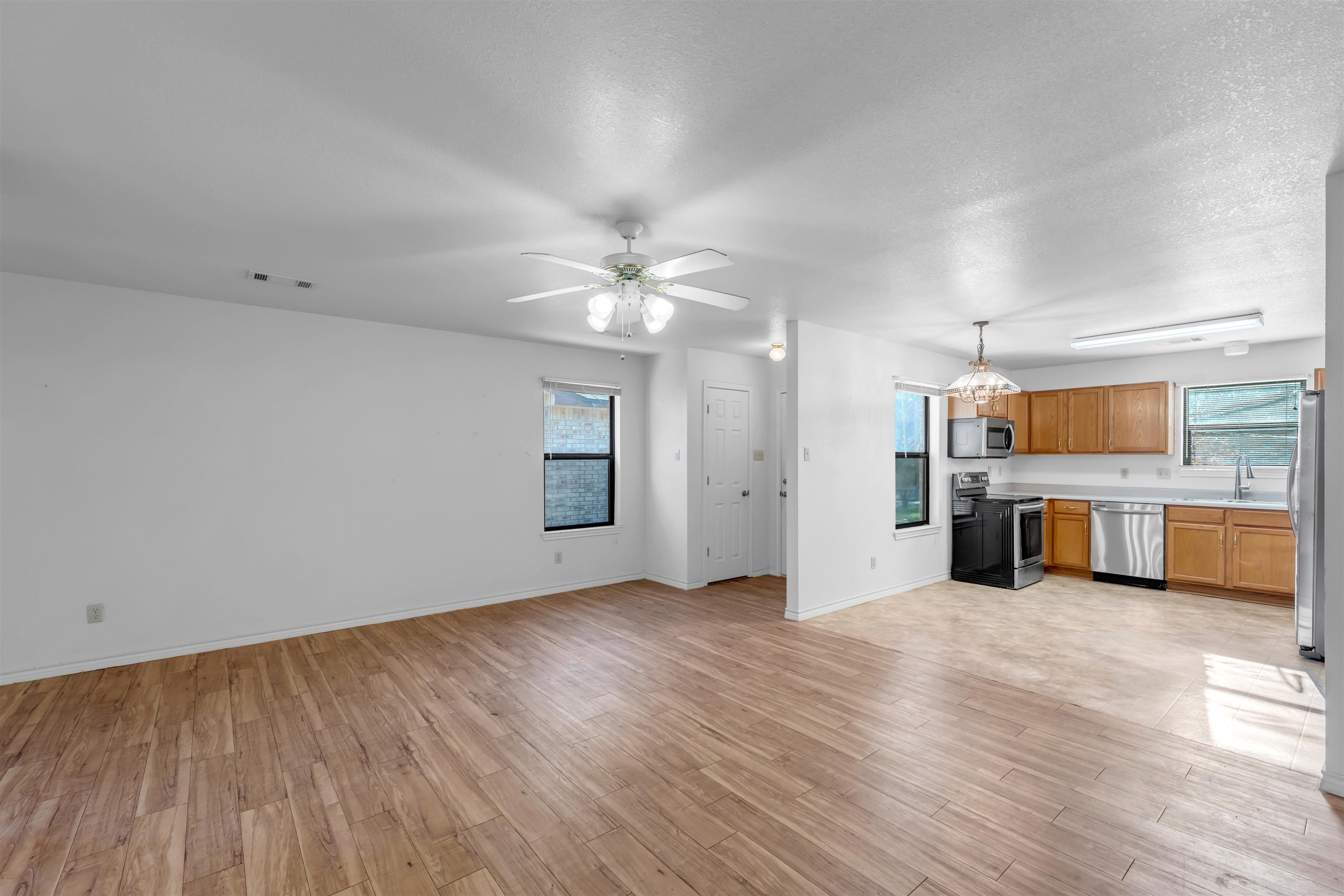 2124 Ridgeview Property Photo 4