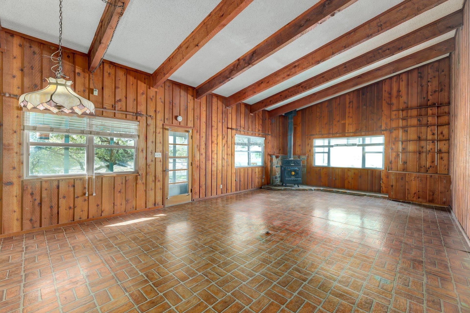 518 County Road 140 Property Photo 4