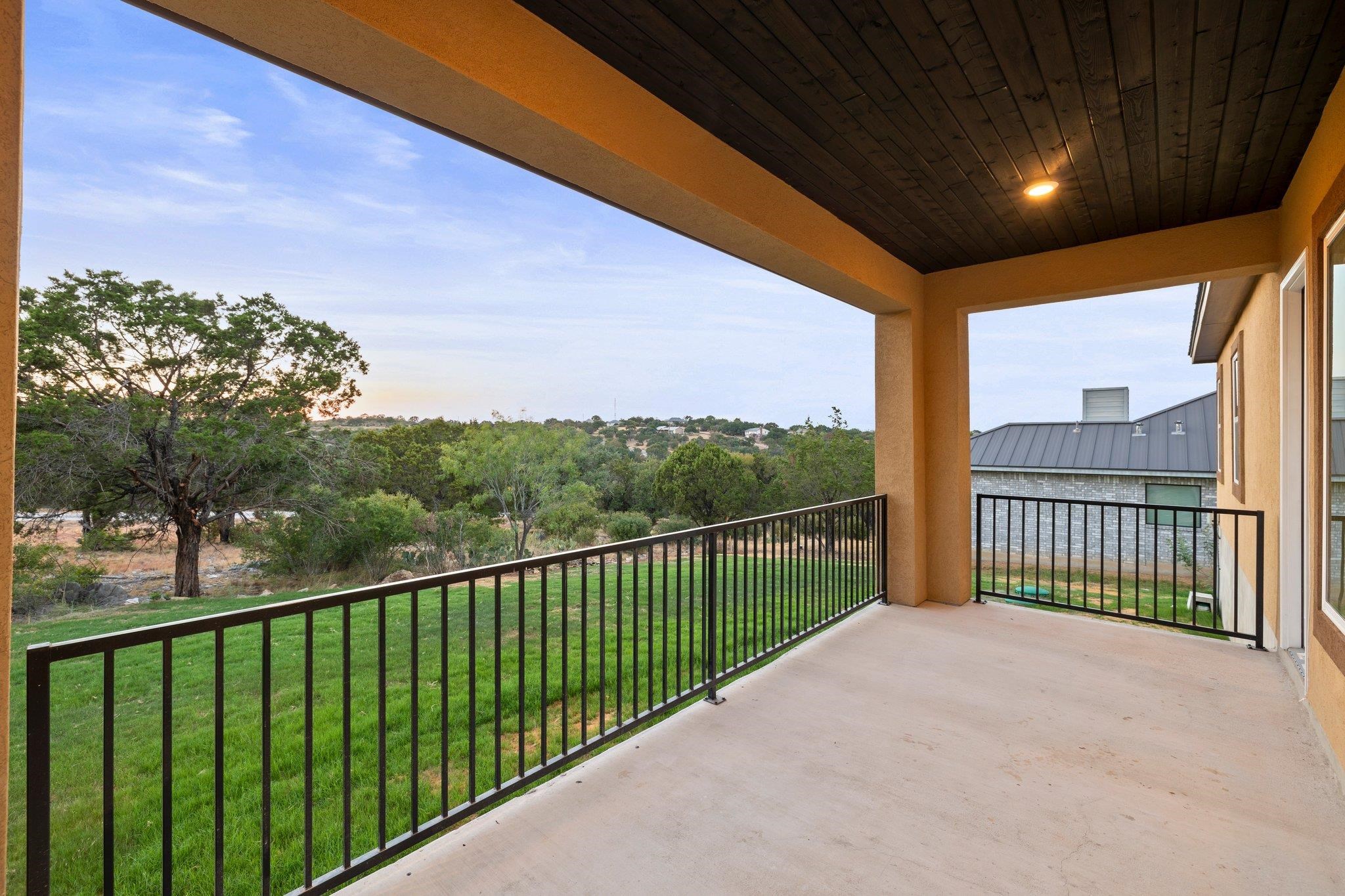 602 N Long Shot Property Photo 6