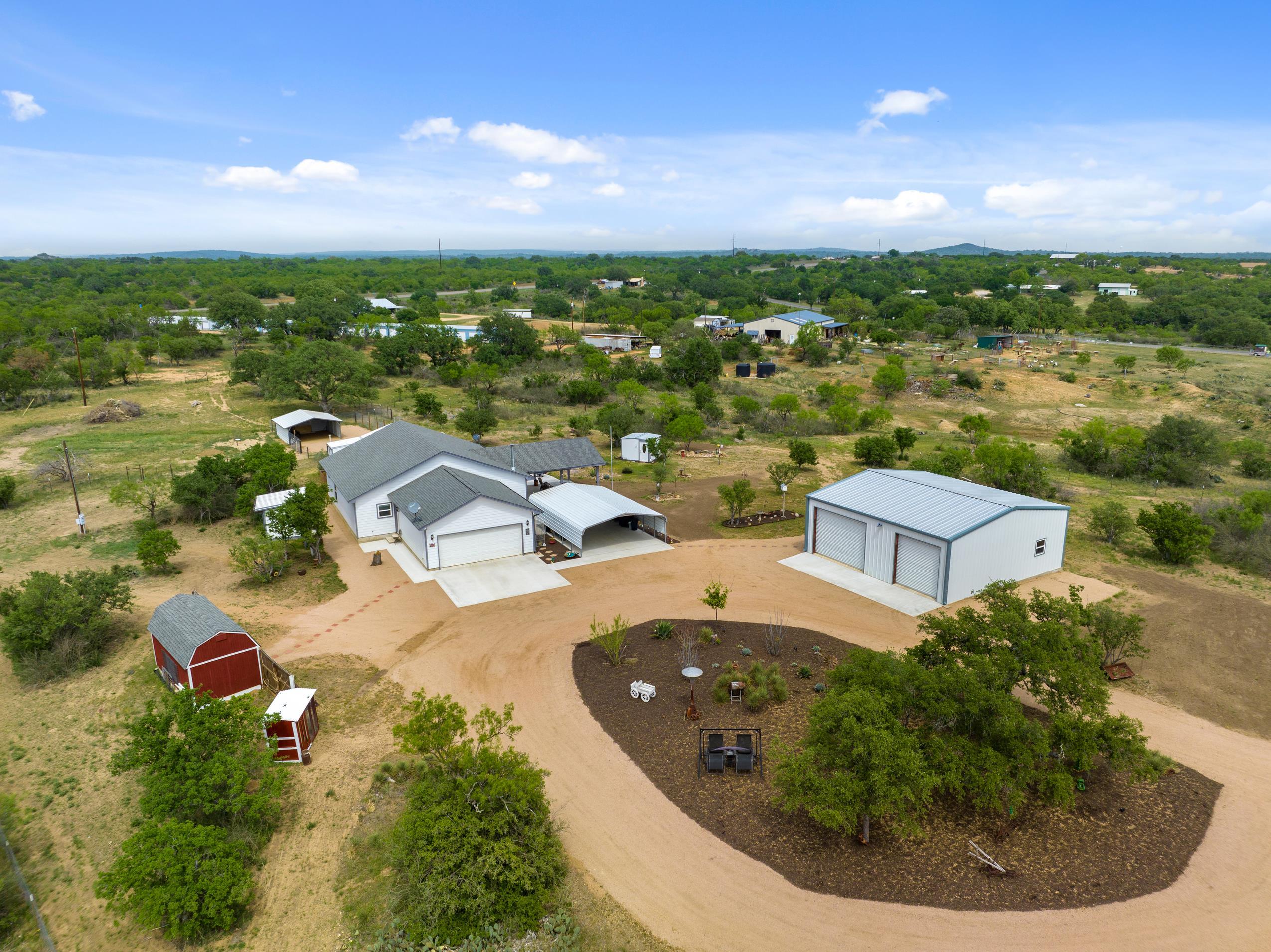 202 W Rio Llano Drive Property Photo 1