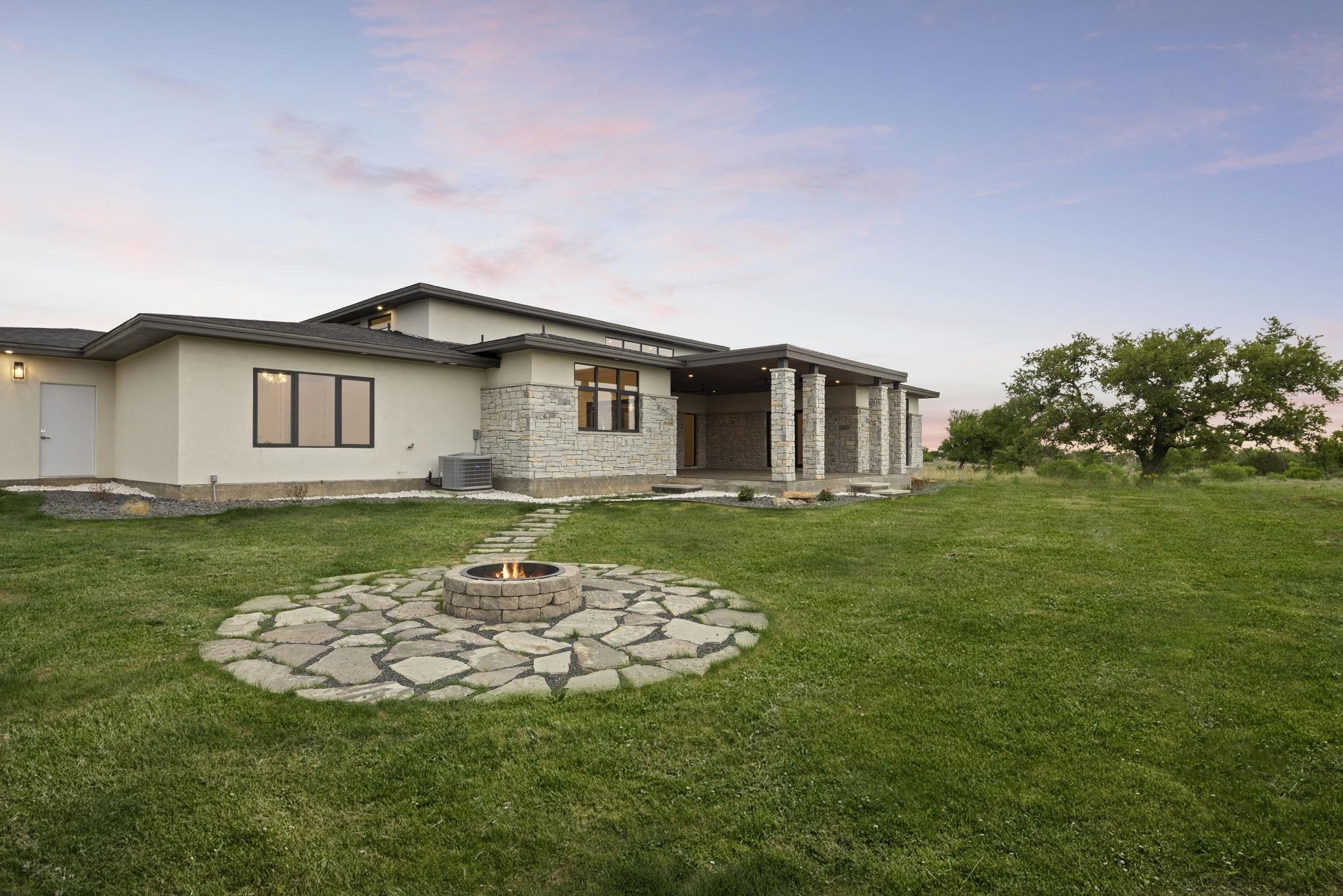 368 Indian Ridge Property Photo 4