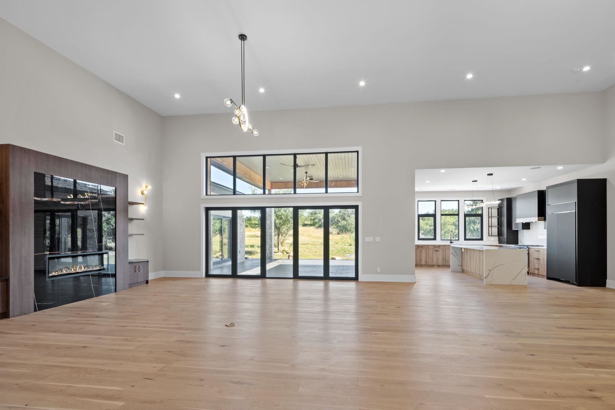 583 Comanche Ridge Property Photo 7