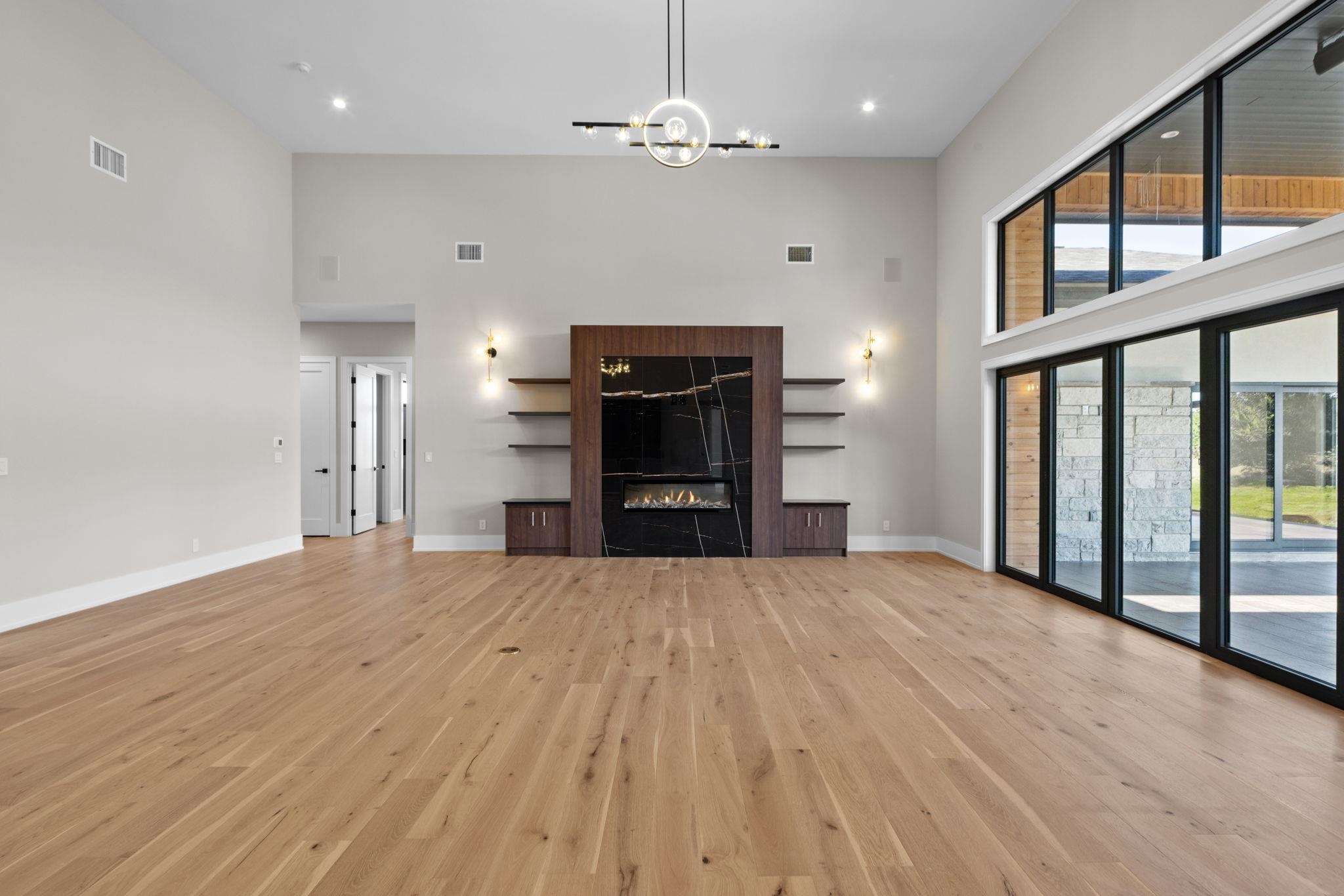 583 Comanche Ridge Property Photo 8