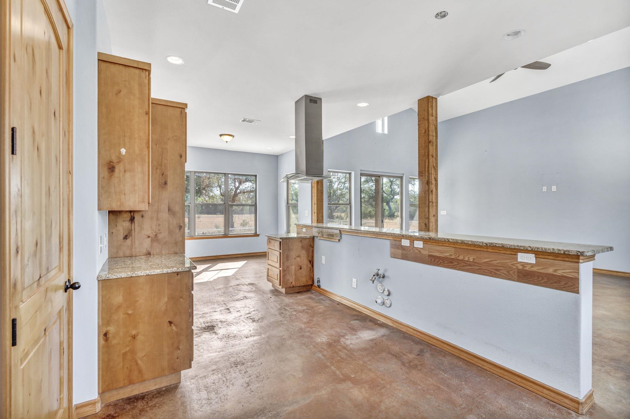 851 Twisted Oak Property Photo 11