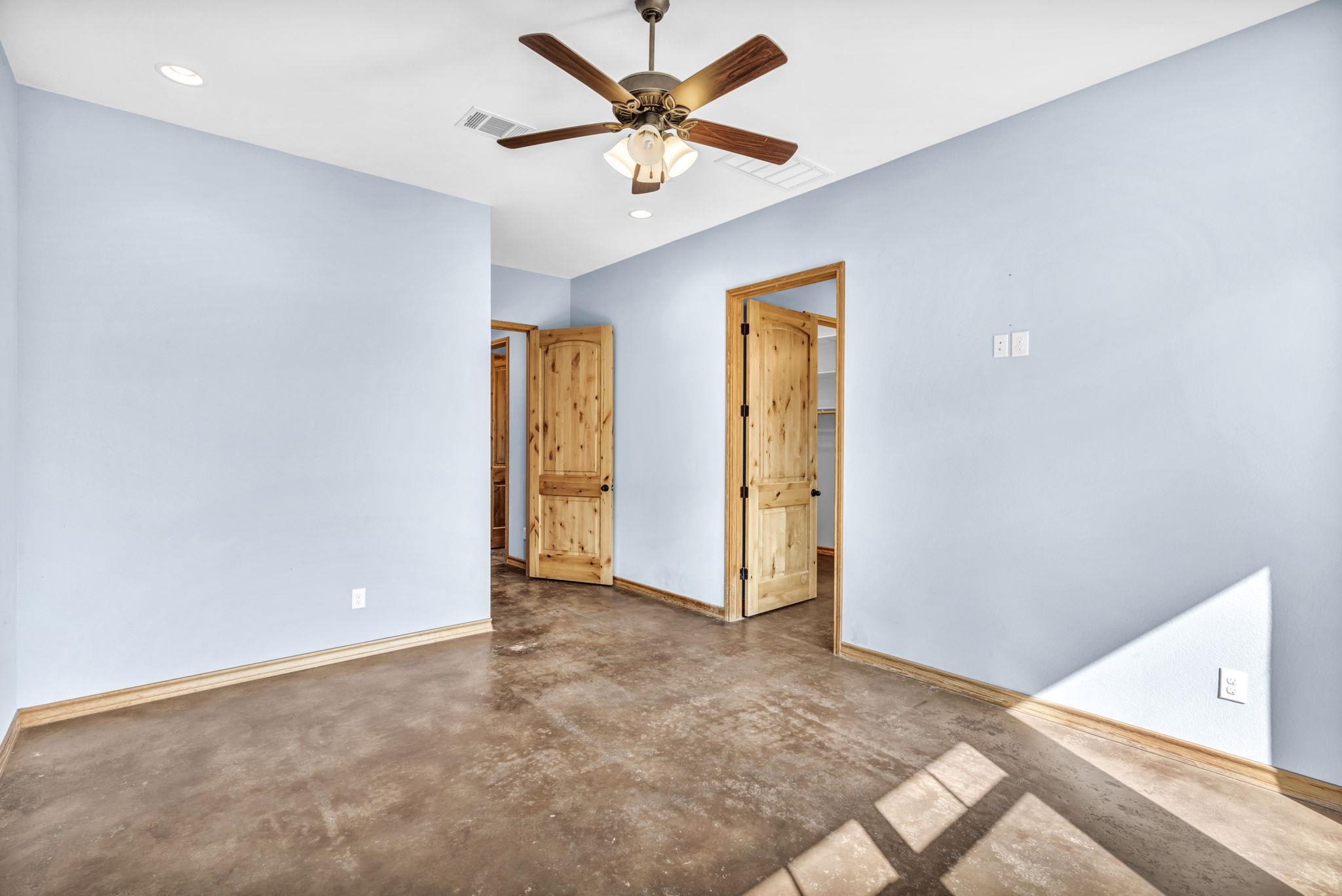 851 Twisted Oak Property Photo 12