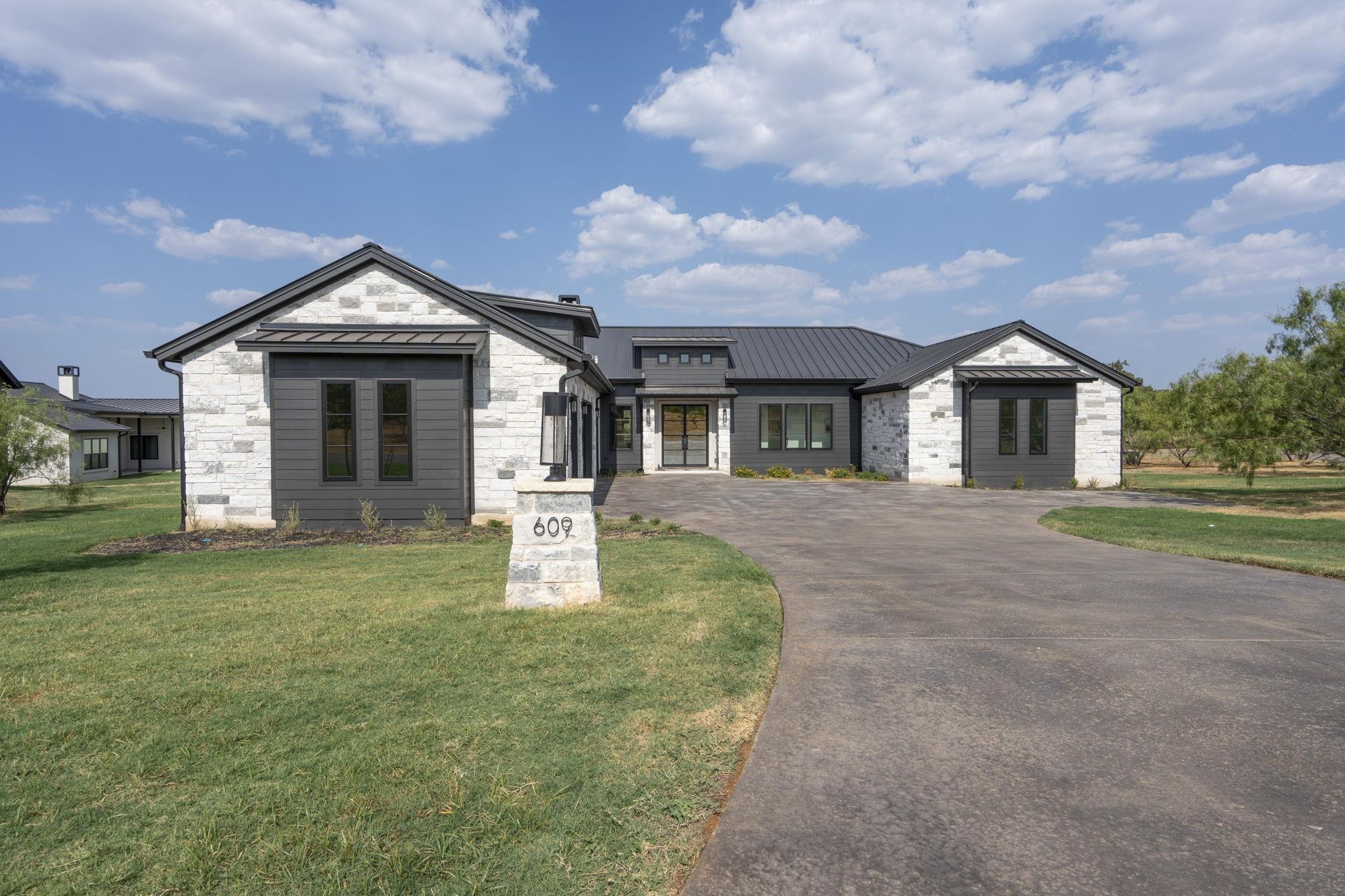 609 Paintbrush Property Photo