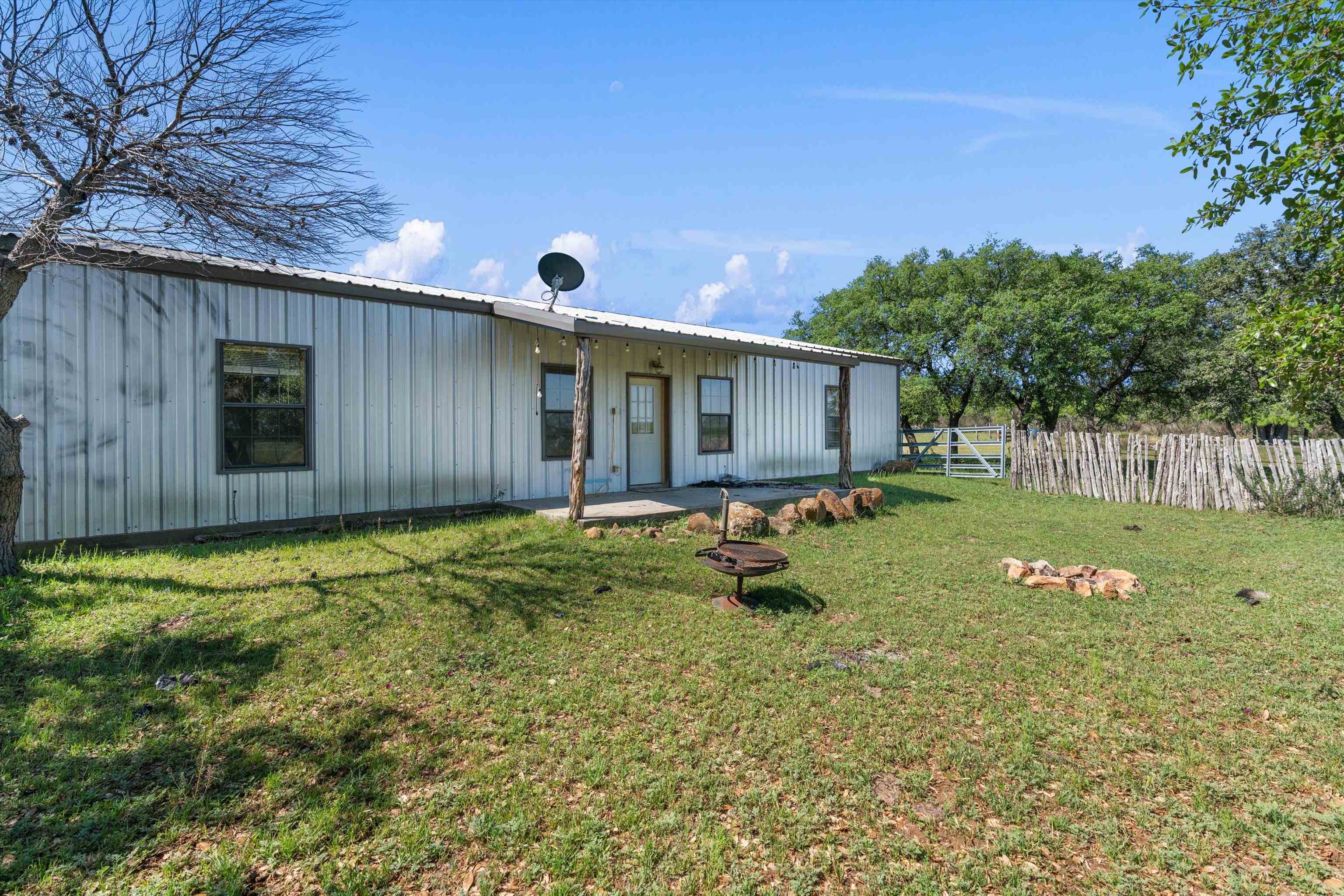 14437 W Ranch Road 152 Property Photo 13