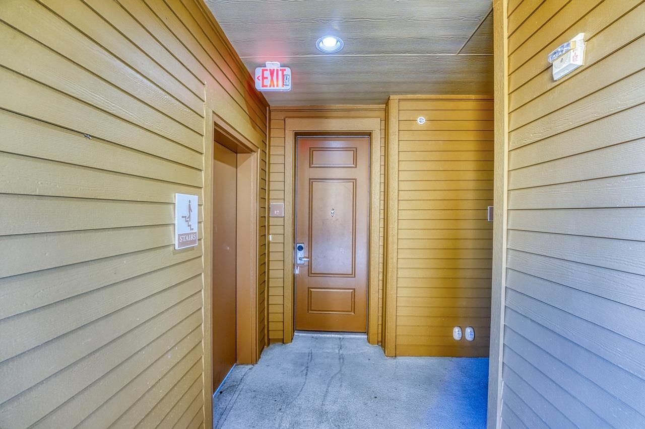 101 West Bank #17 Property Photo 2
