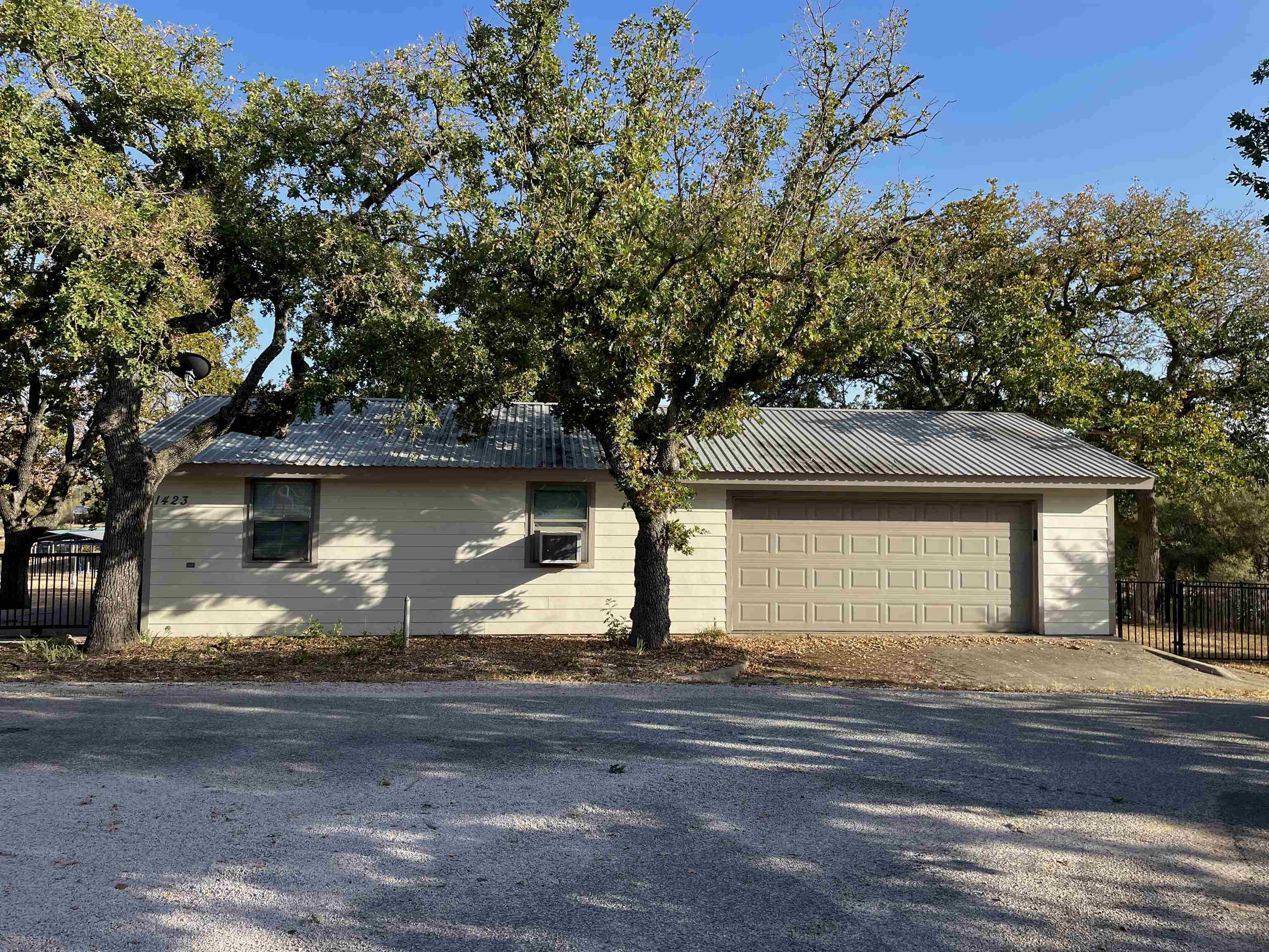 1423 Betke Property Photo