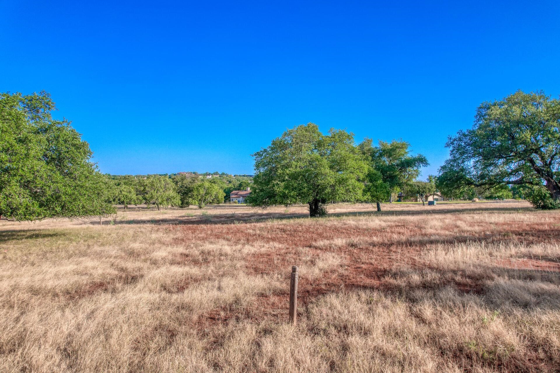101 La Luna Property Photo 2